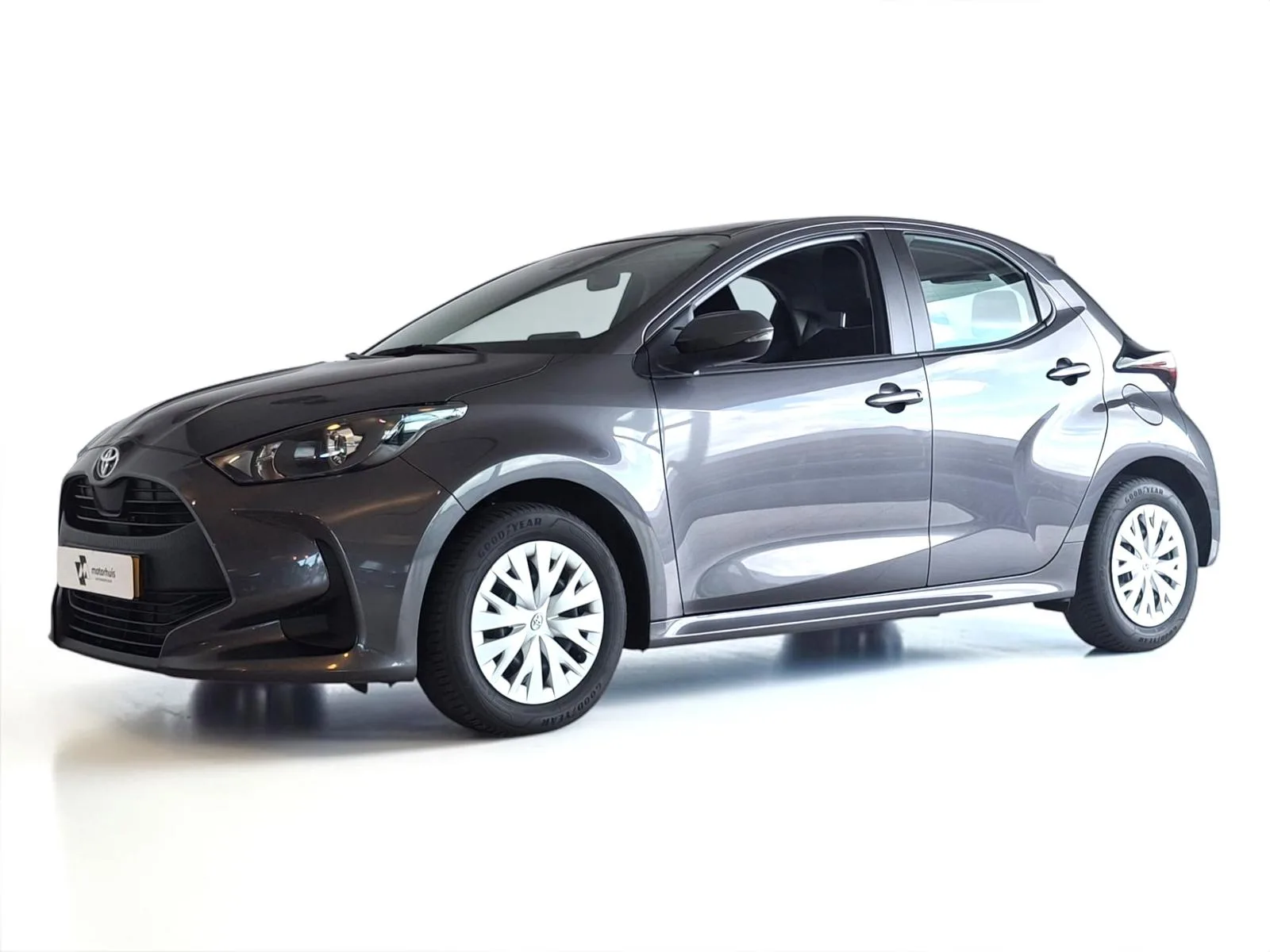 Toyota Yaris (2023) — foto 1