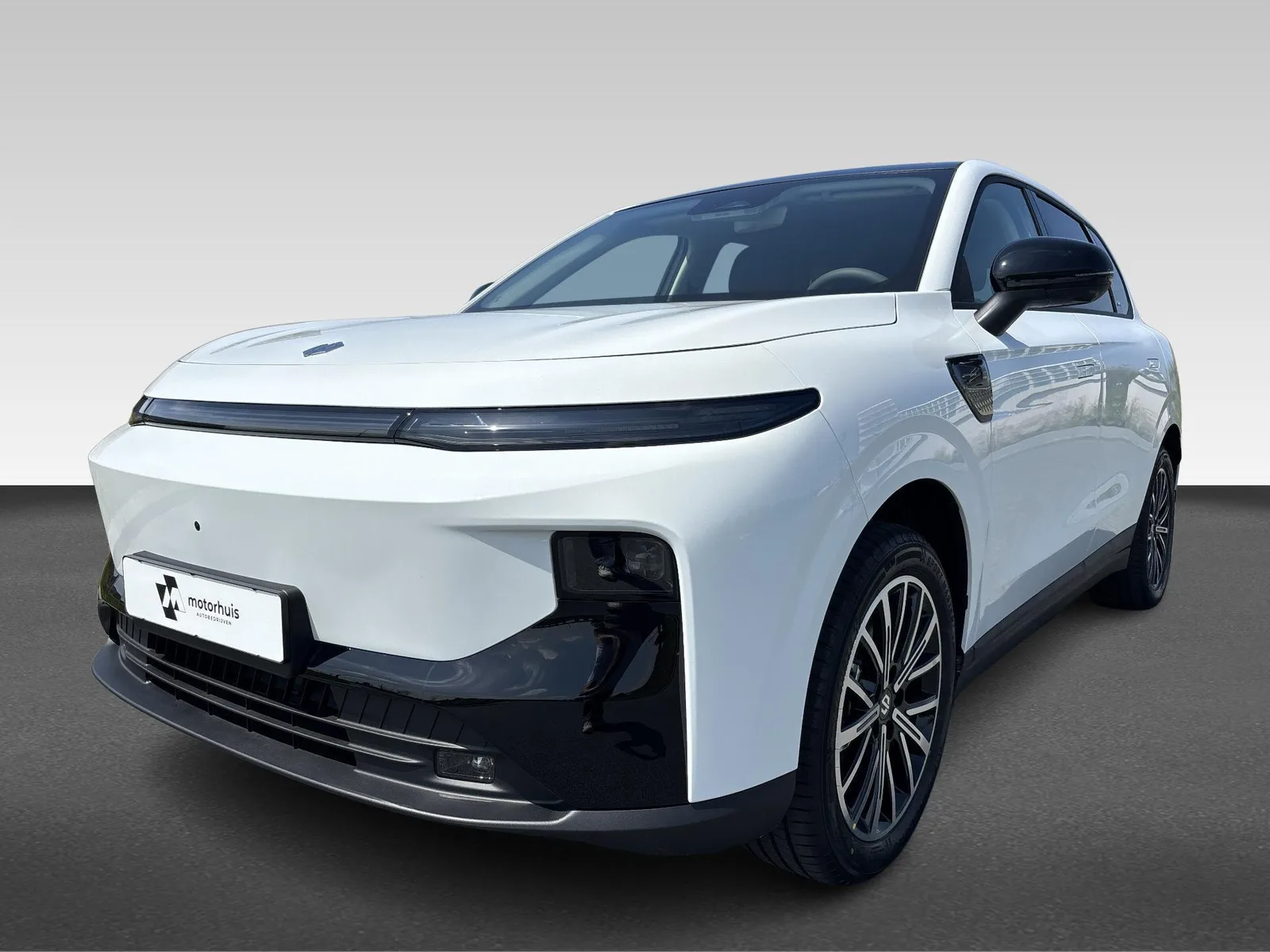 Leapmotor B10 (2026) — foto 1