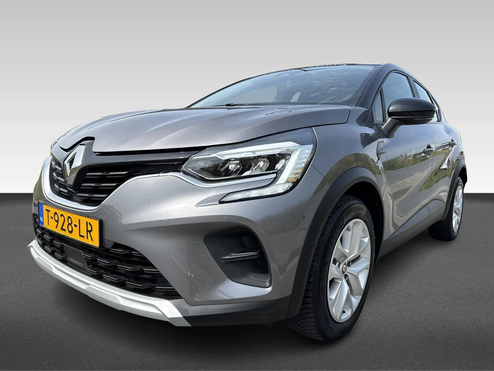 Renault Captur (2023) — foto 1