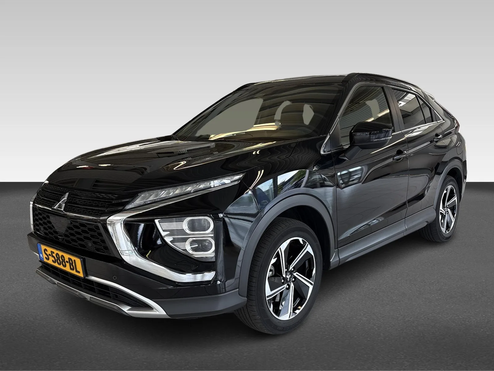 Mitsubishi Eclipse Cross (2023) — foto 1