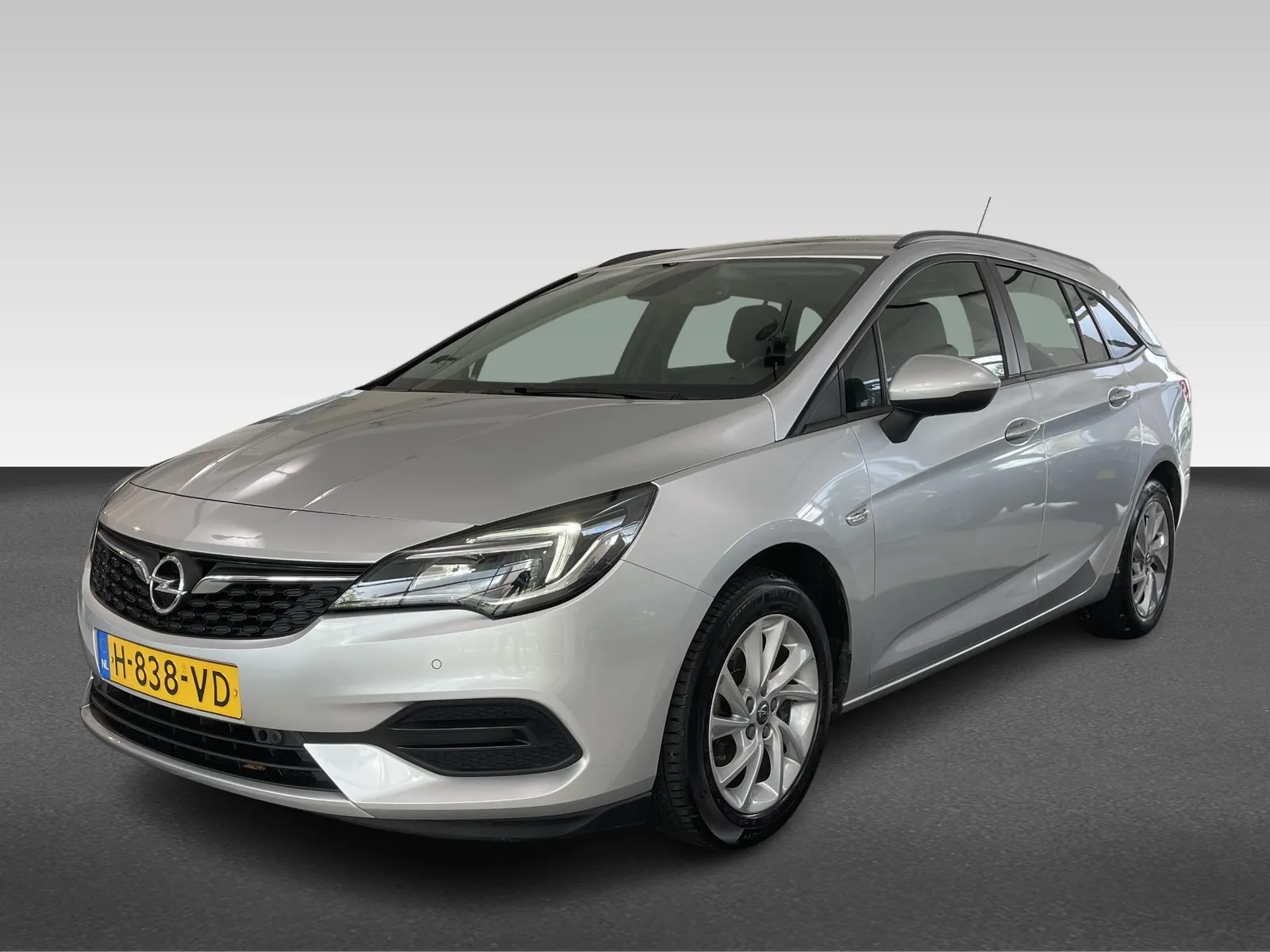 Opel Astra (2020) — foto 1