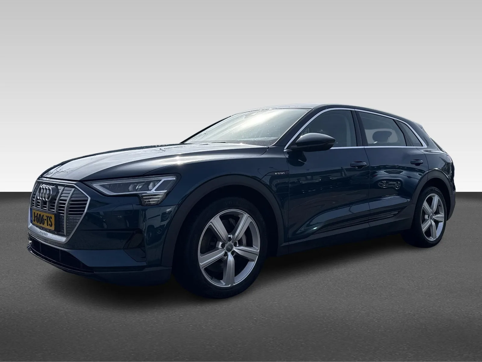Audi e-tron (2020) — foto 1