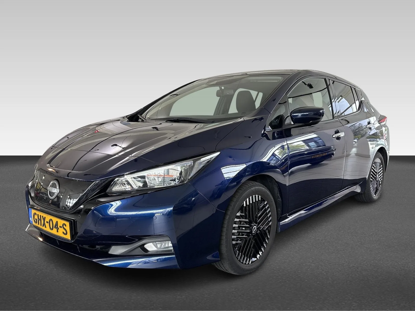 Nissan Leaf (2024) — foto 1