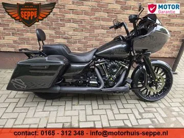 Harley-Davidson Road Glide Custom (2019) — foto 1