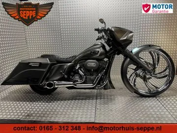 Harley-Davidson CVO Ultra Classic Electra Glide (2012) — foto 1