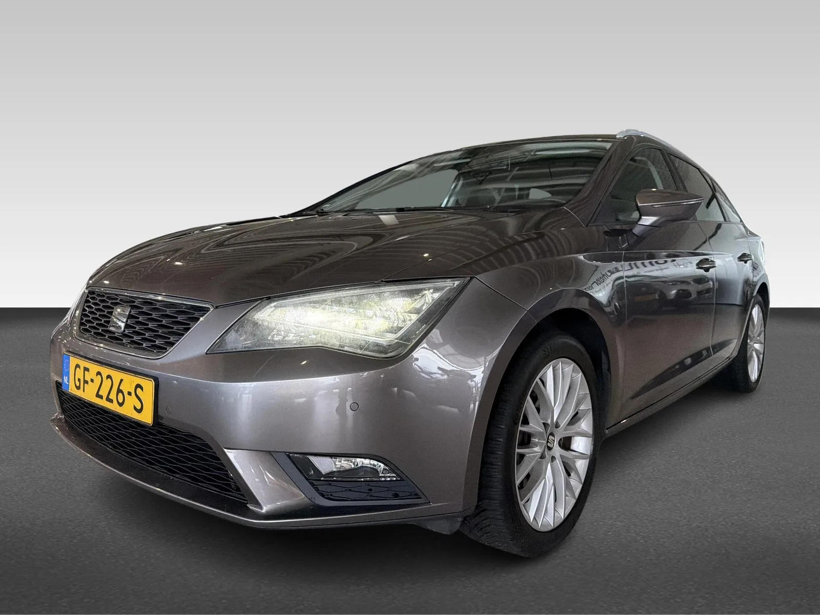 SEAT Leon (2015) — foto 1
