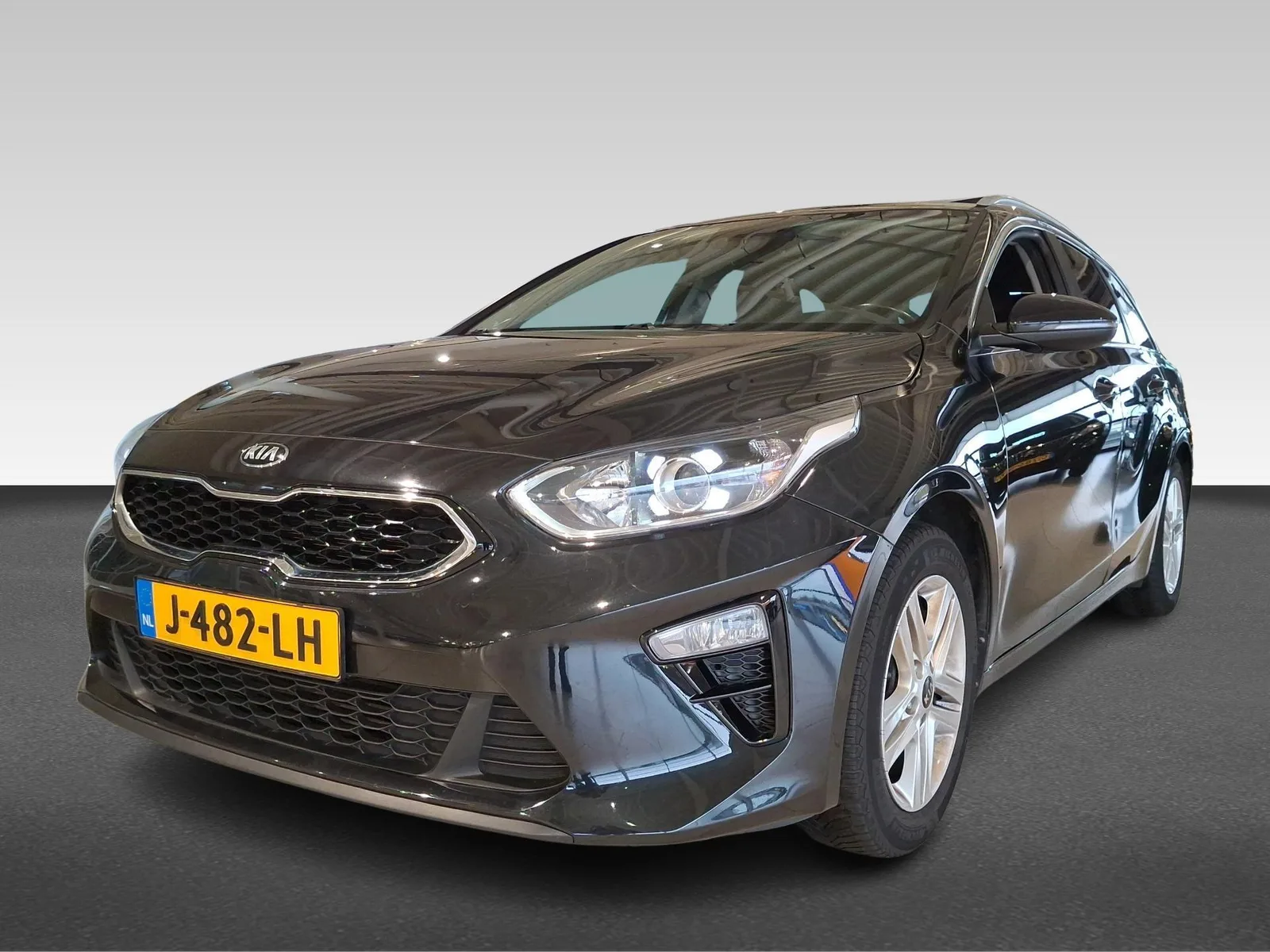 Kia Ceed Sportswagon (2020) — foto 1