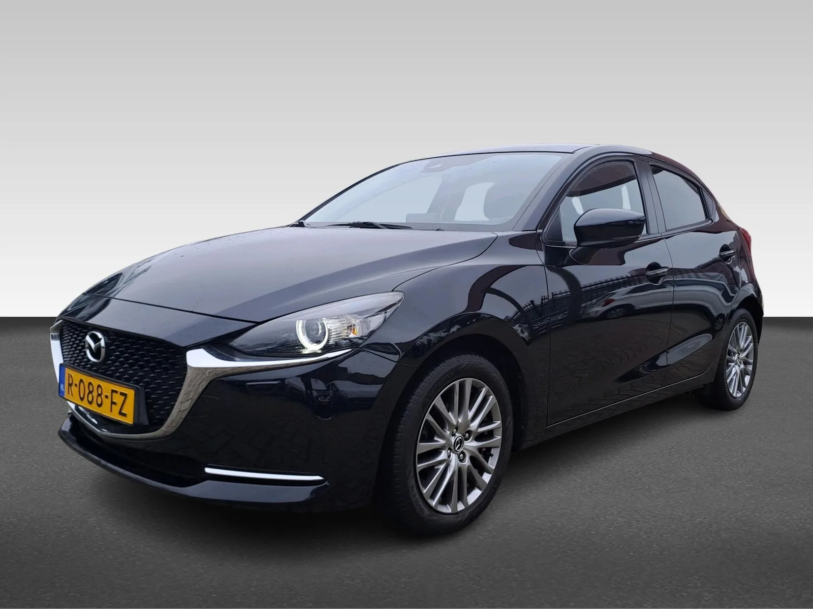 Mazda 2 (2022) — foto 1