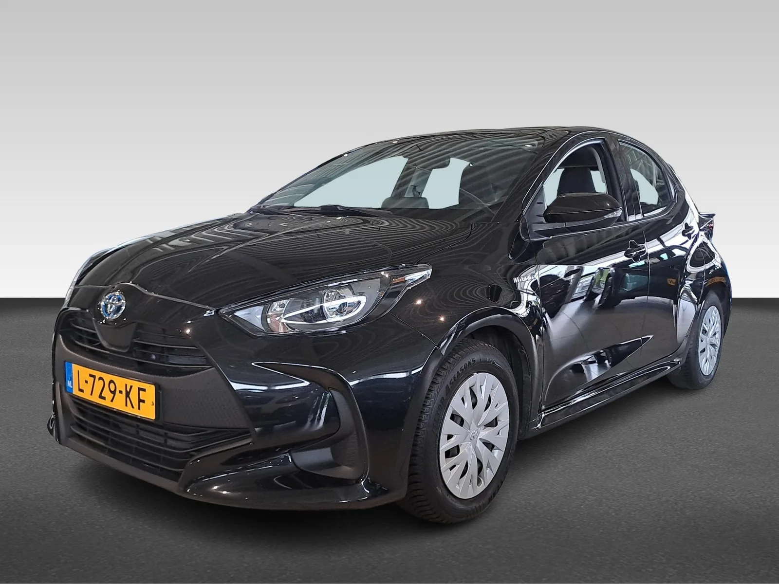 Toyota Yaris (2021) — foto 1