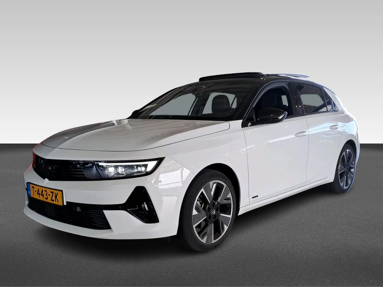 Opel Astra (2023) — foto 1