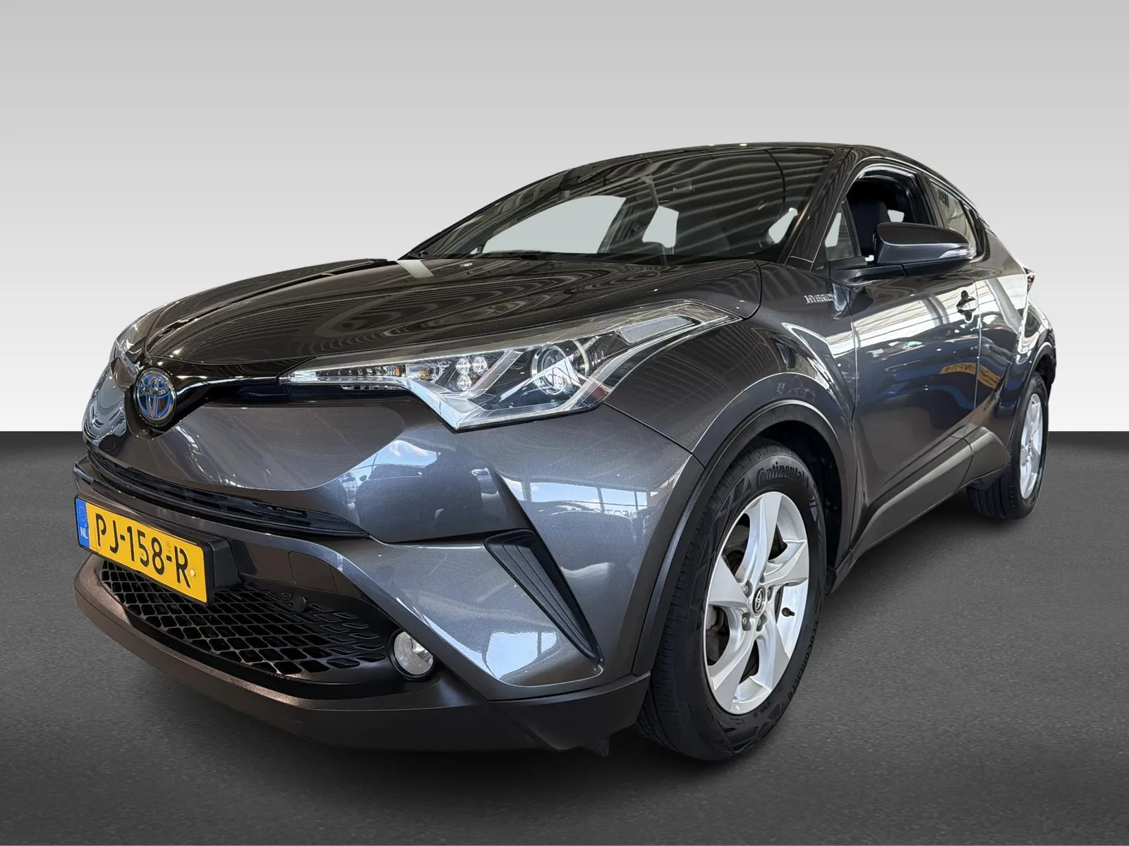 Toyota C-HR (2017) — foto 1