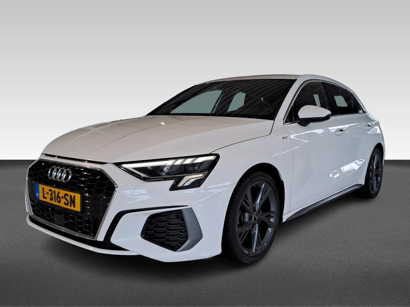 Audi A3 (2021) — foto 1