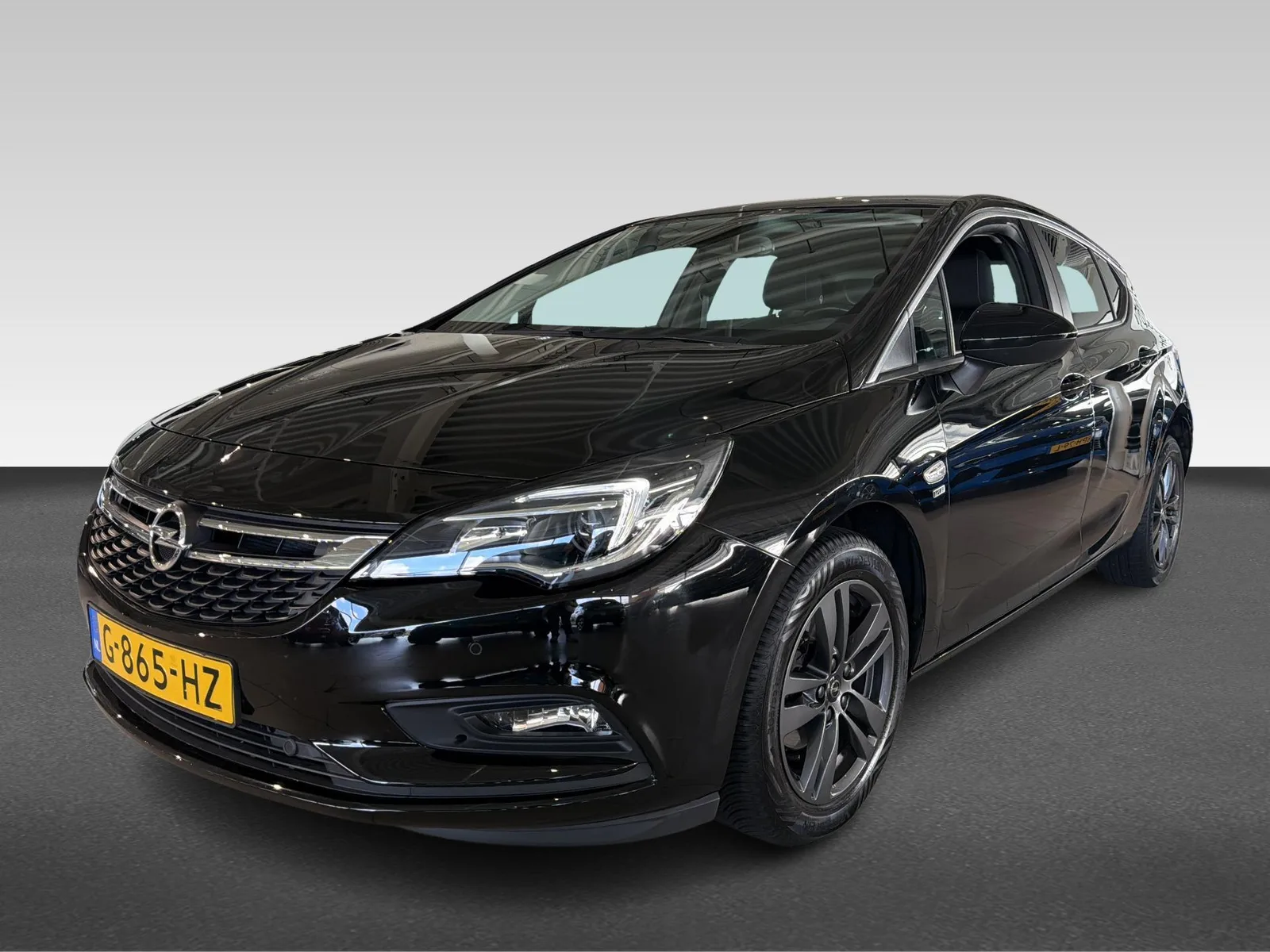 Opel Astra (2019) — foto 1