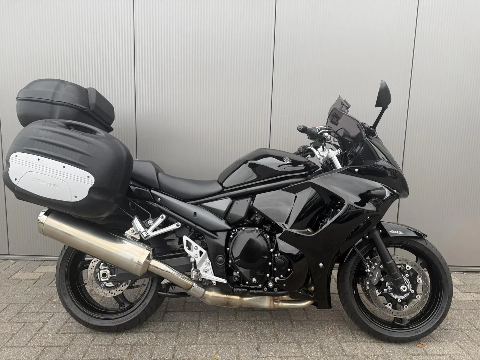Suzuki GSX 1250 FA (2011) — foto 1
