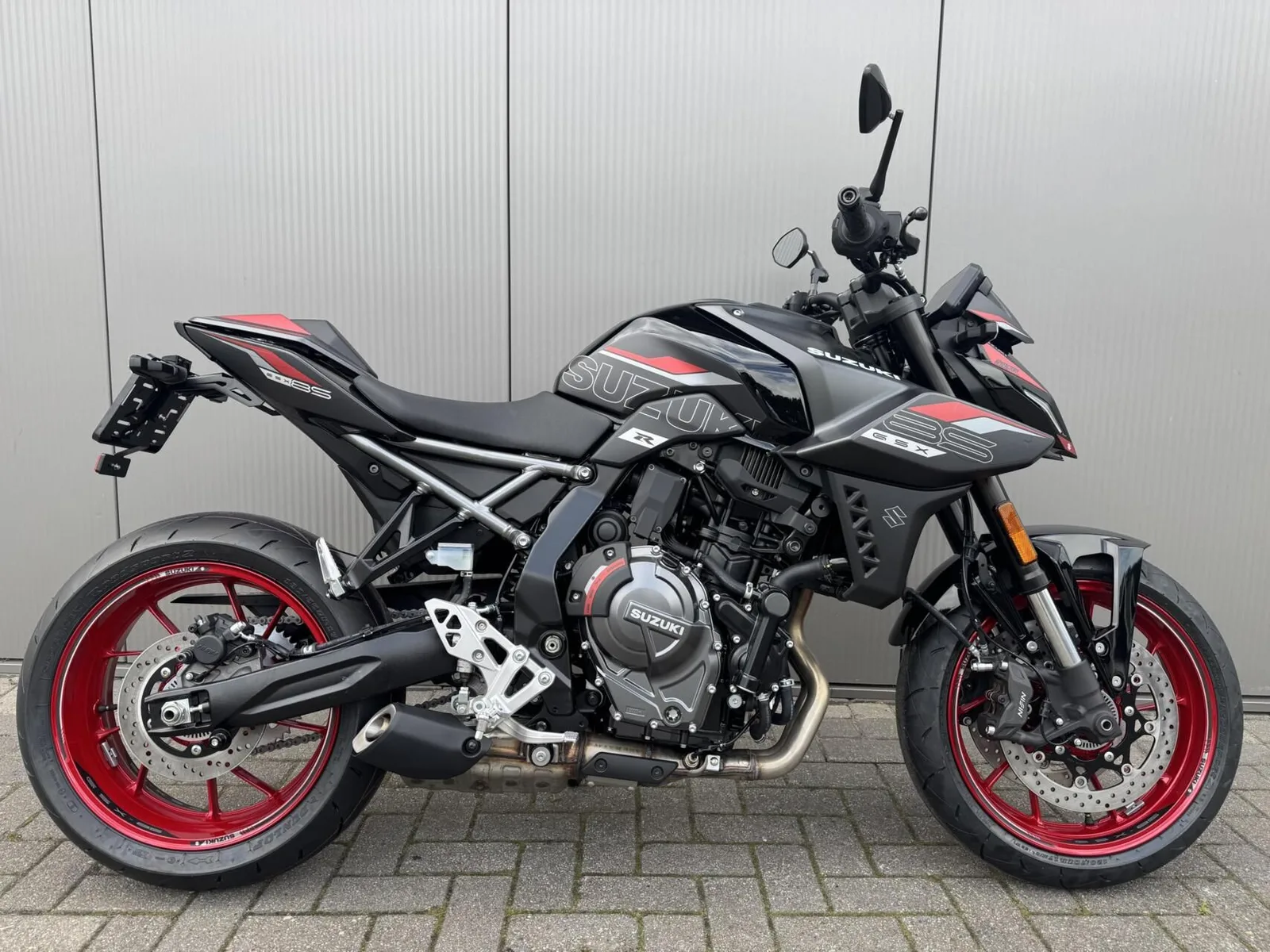 Suzuki GSX-8S (2026) — foto 1