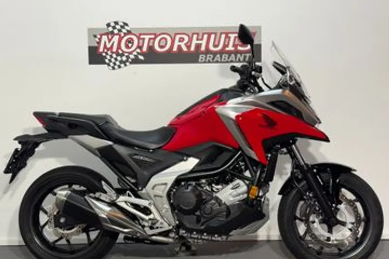 Honda NC750X (2022)