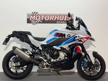 BMW M 1000 XR (2025) — foto 1