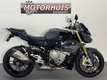 BMW S 1000 R (2018) — foto 1