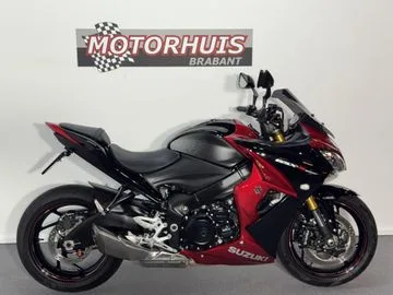 Suzuki GSX S 1000F (2015) — foto 1