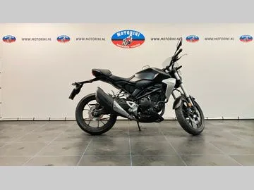 Honda CB (2020) — foto 1