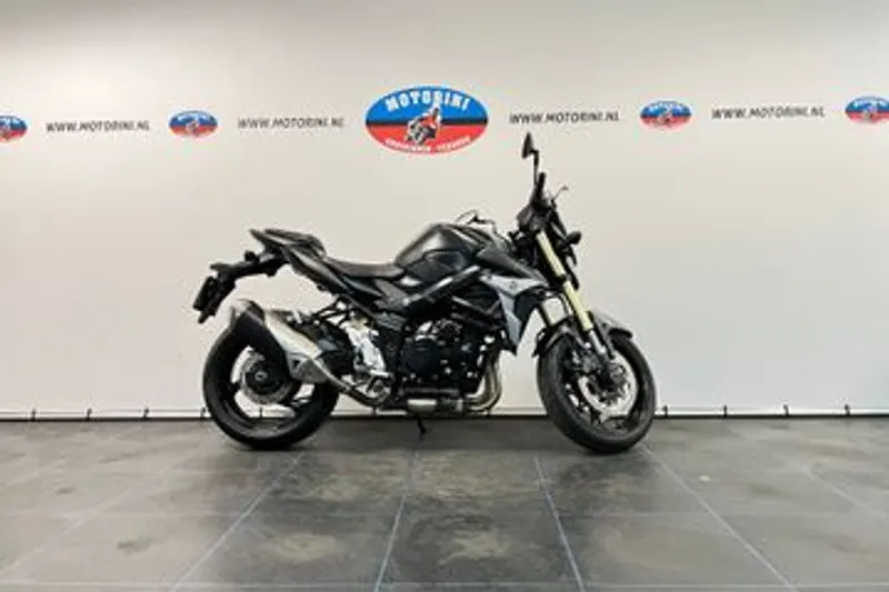 Suzuki GSR750 (2015)