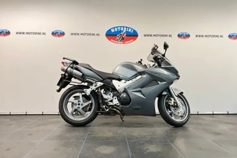 Honda VFR800 (2008)