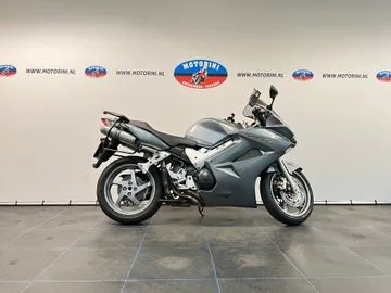 Honda VFR (2008) — foto 1