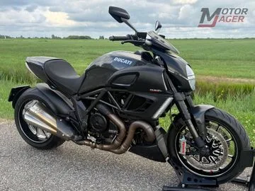 Ducati Diavel (2011) — foto 1