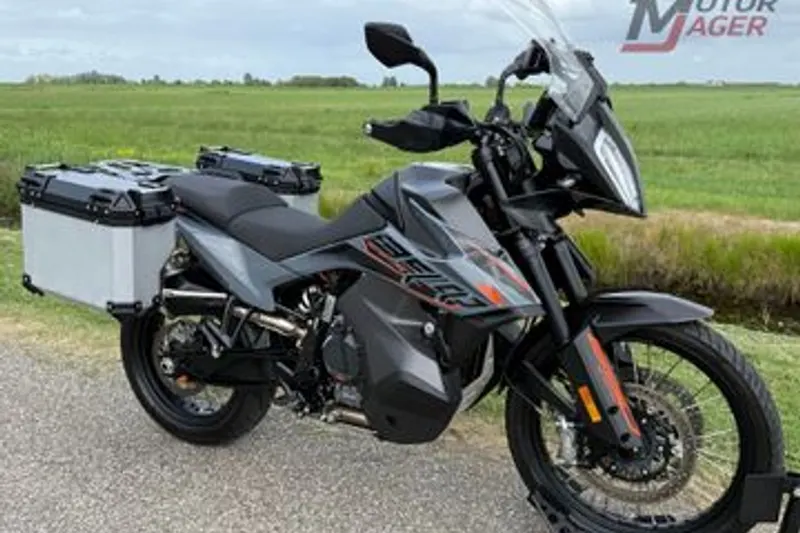 KTM 890 Adventure (2022)