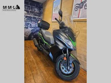 Kawasaki J 300 (2019) — foto 1