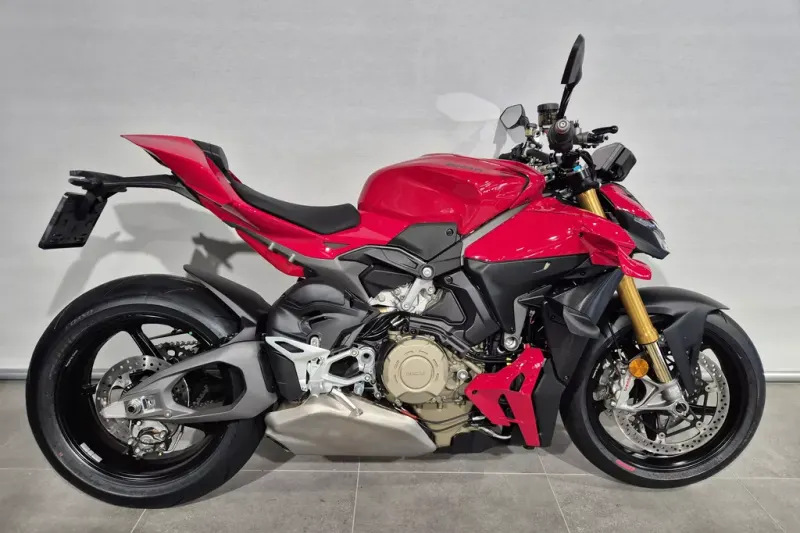 Ducati Streetfighter V4S (2025)