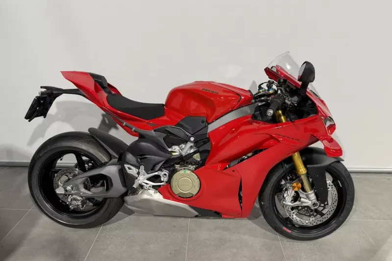 Ducati Panigale V4S (2024)