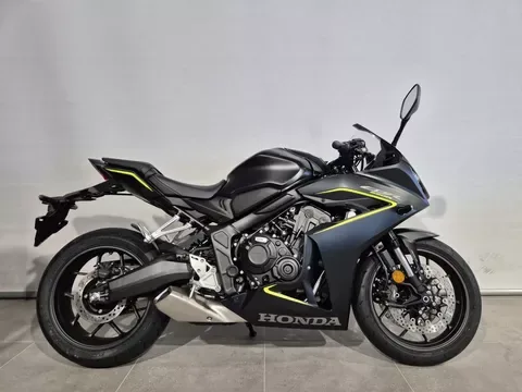 Kawasaki Z900 (2026) — foto 1
