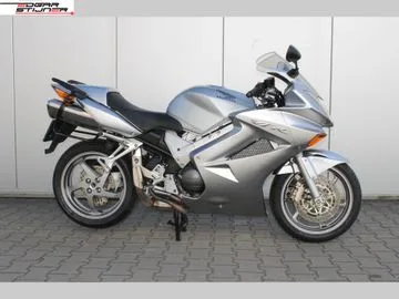 Honda VFR (2005) — foto 1
