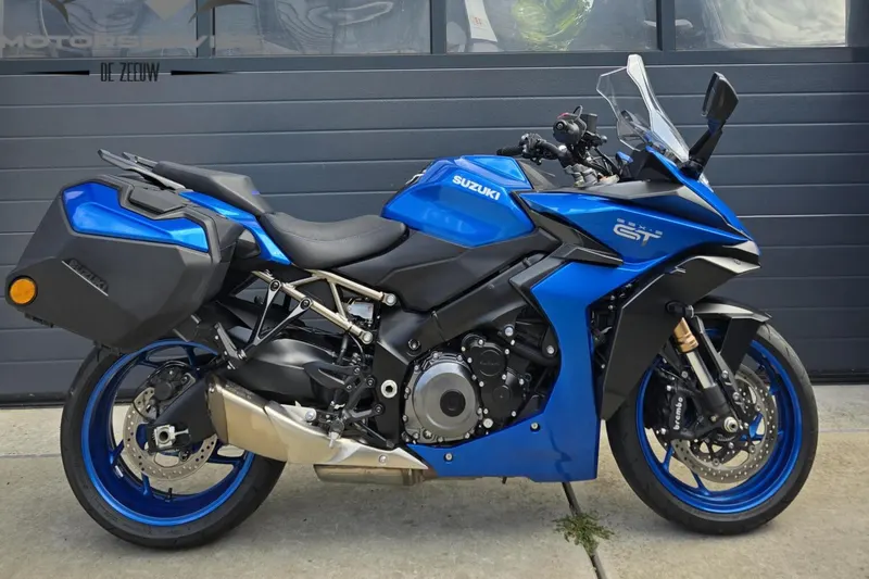 Suzuki GSX-S1000GT Plus (2022)