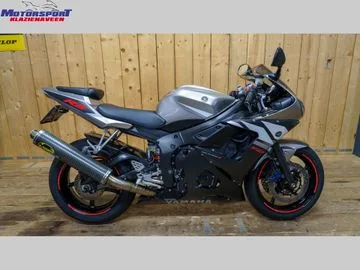 YAMAHA YZF (2003) — foto 1