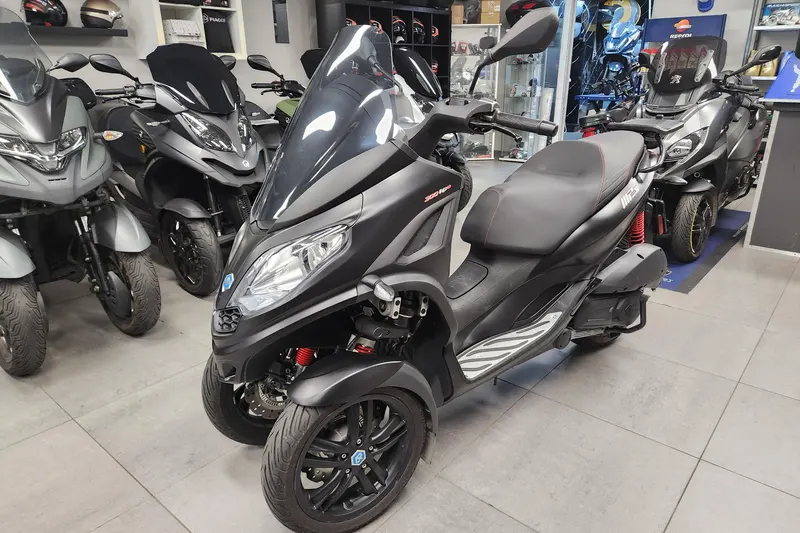 Piaggio MP3 300 HPE Sport (0)