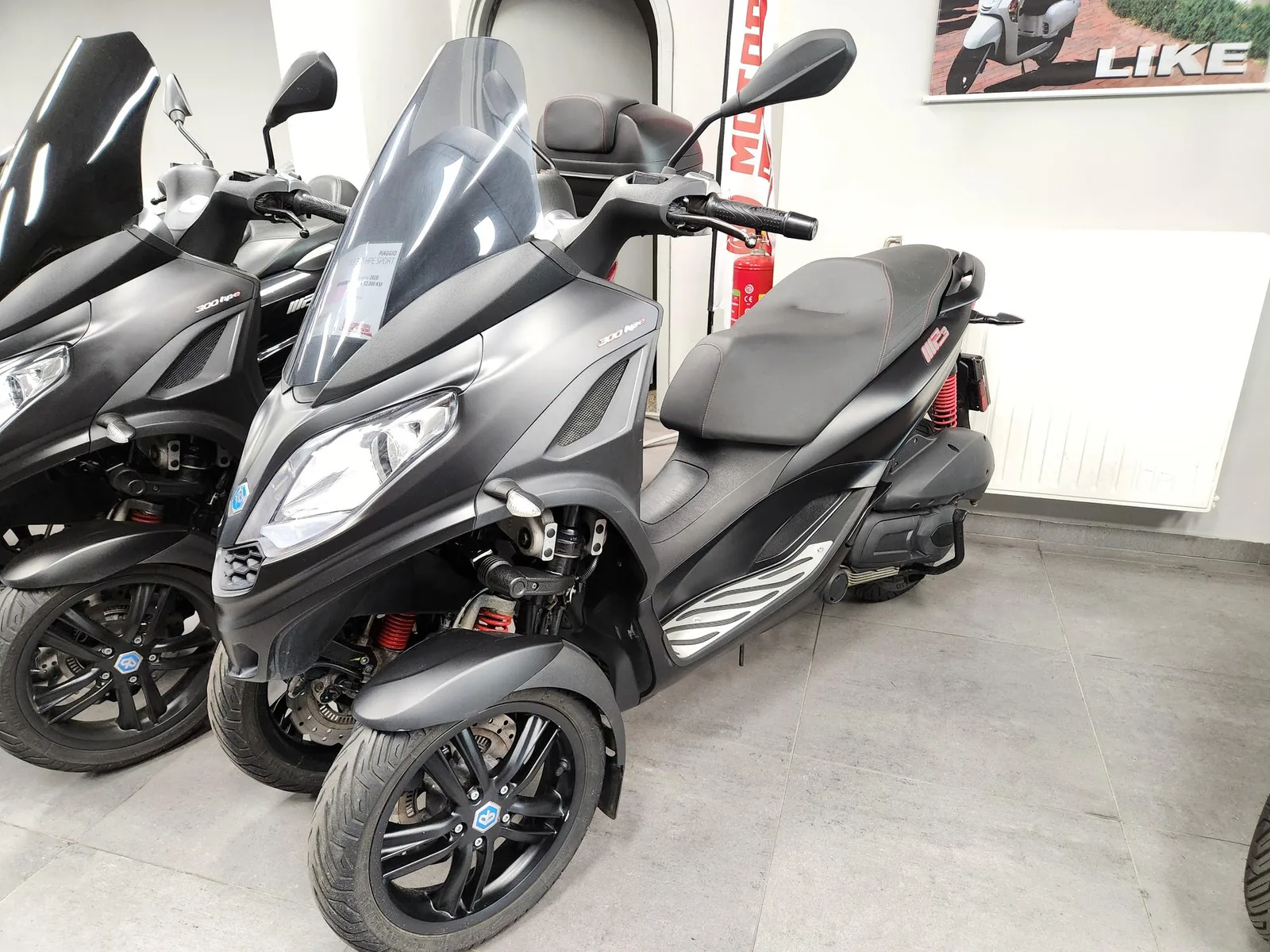 Piaggio MP3 300 HPE Sport (2020) — foto 1