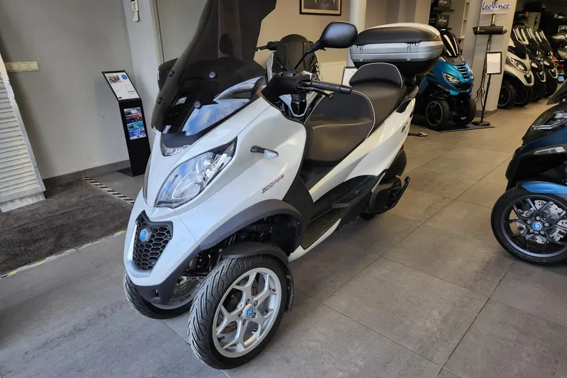Piaggio MP3 500 (2020)