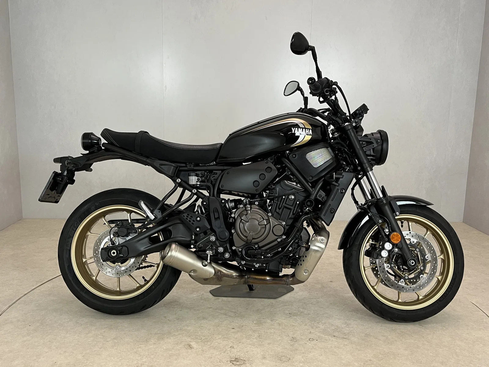 Yamaha XSR700 (2023) — foto 1