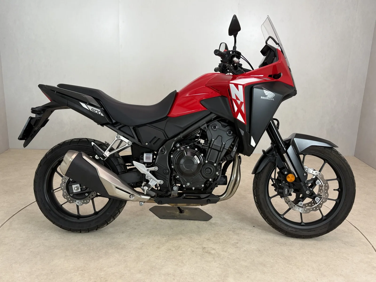 Honda NX 500 (2024) — foto 1