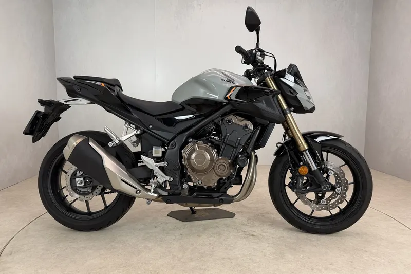 Honda CB500F (2022)