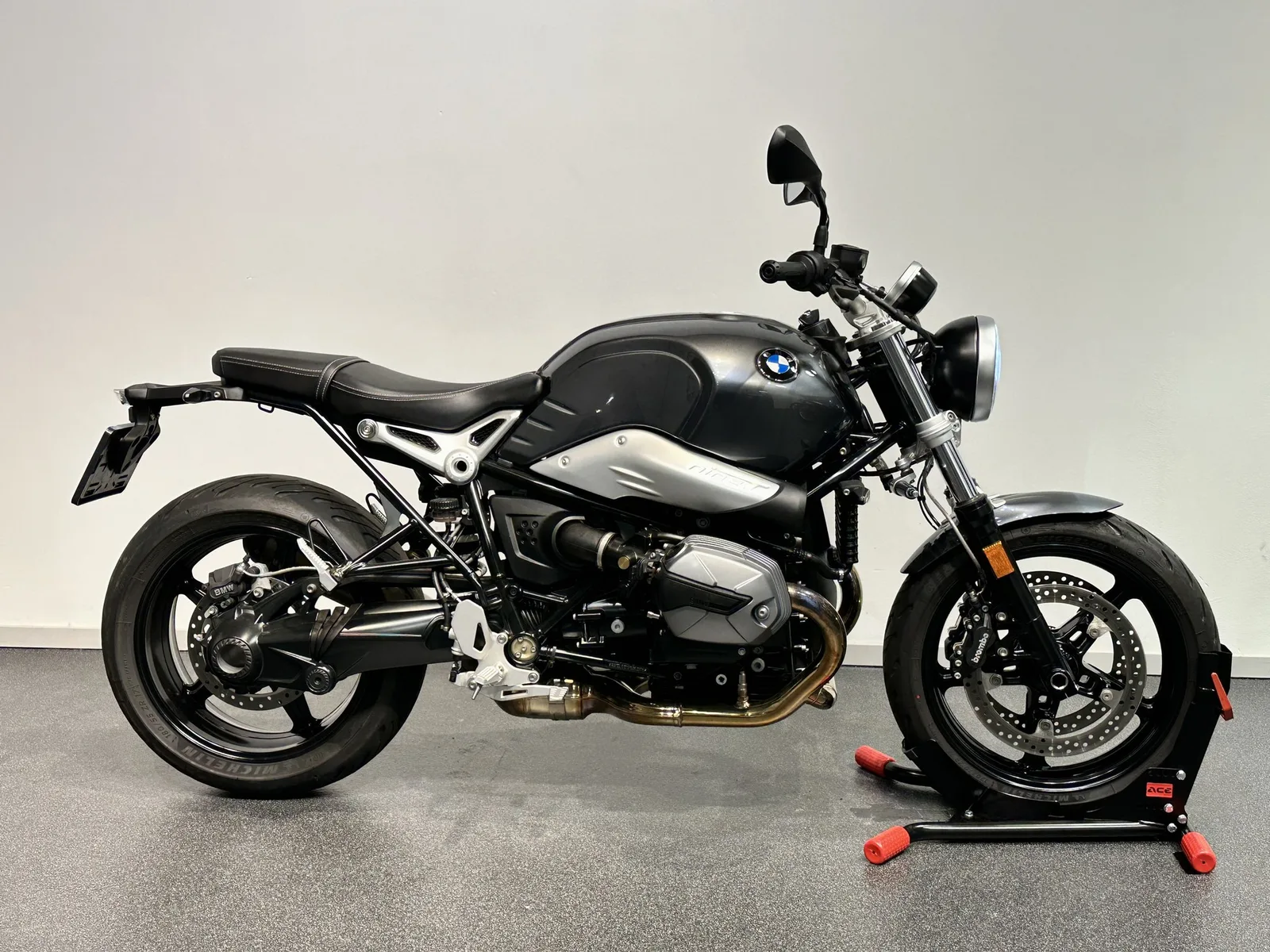 BMW R nine t pure (2024) — foto 1