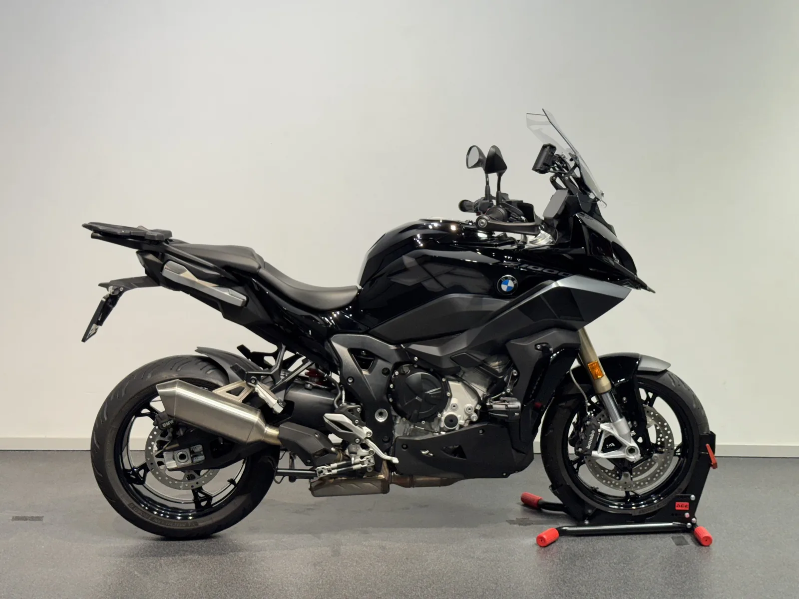 BMW S 1000 XR (2023) — foto 1