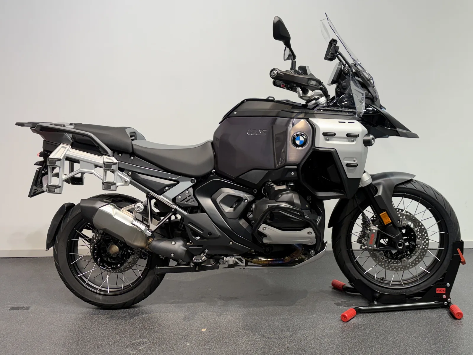 BMW R 1300 GSA (2025) — foto 1