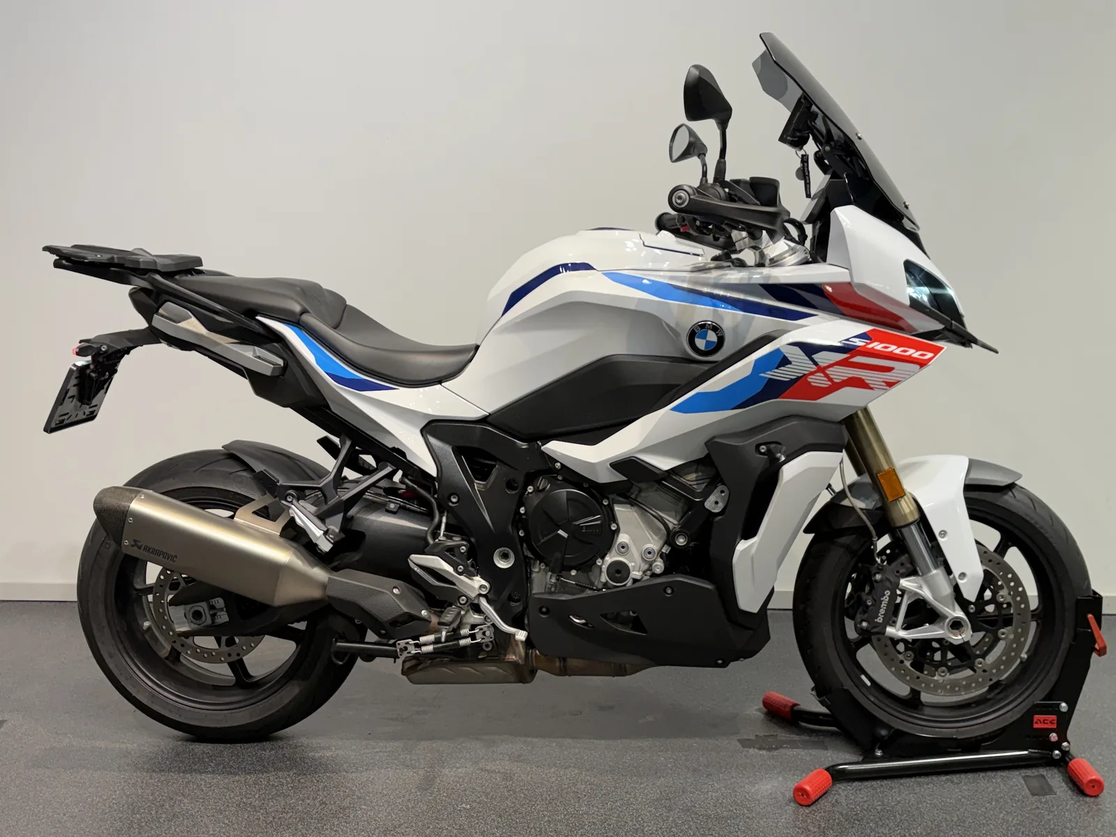 BMW S 1000 XR (2023) — foto 1