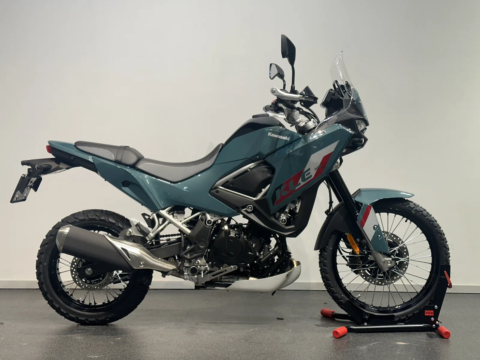 Kawasaki KLE500 SE (2026) — foto 1