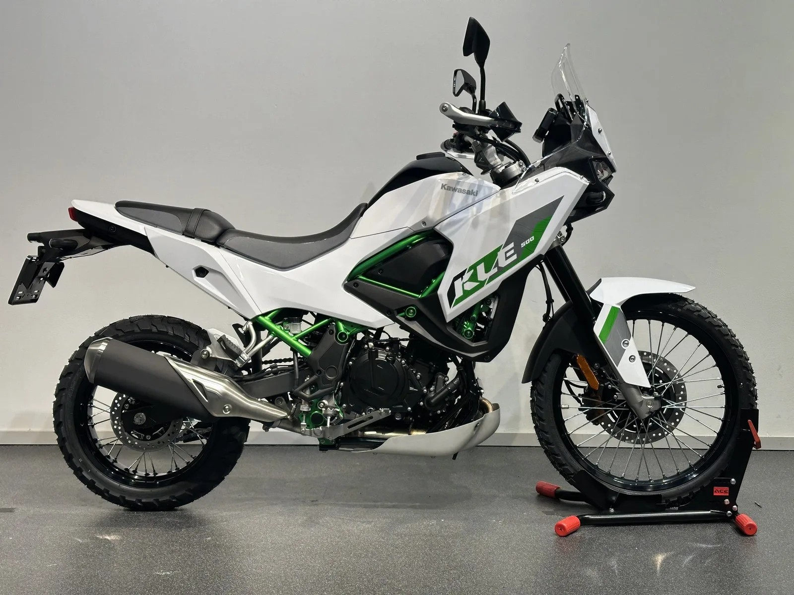 Kawasaki KLE500 SE (2026) — foto 1