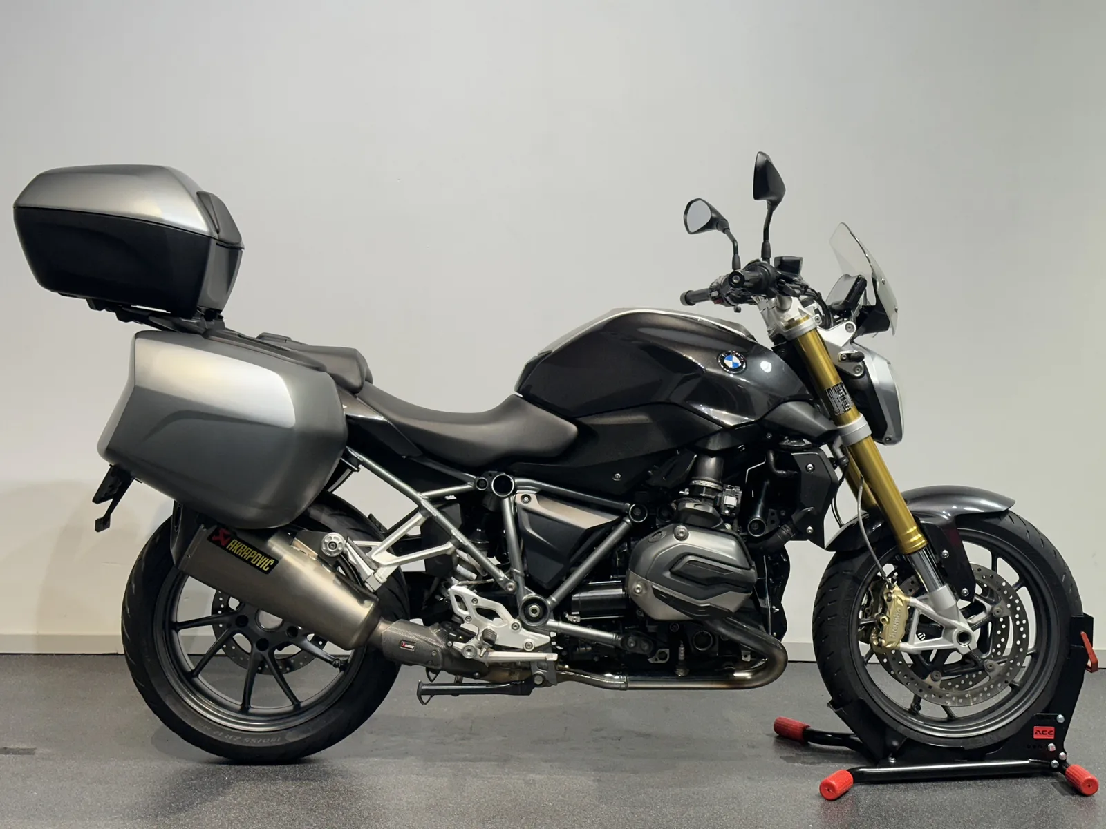 BMW R 1200 R (2015) — foto 1