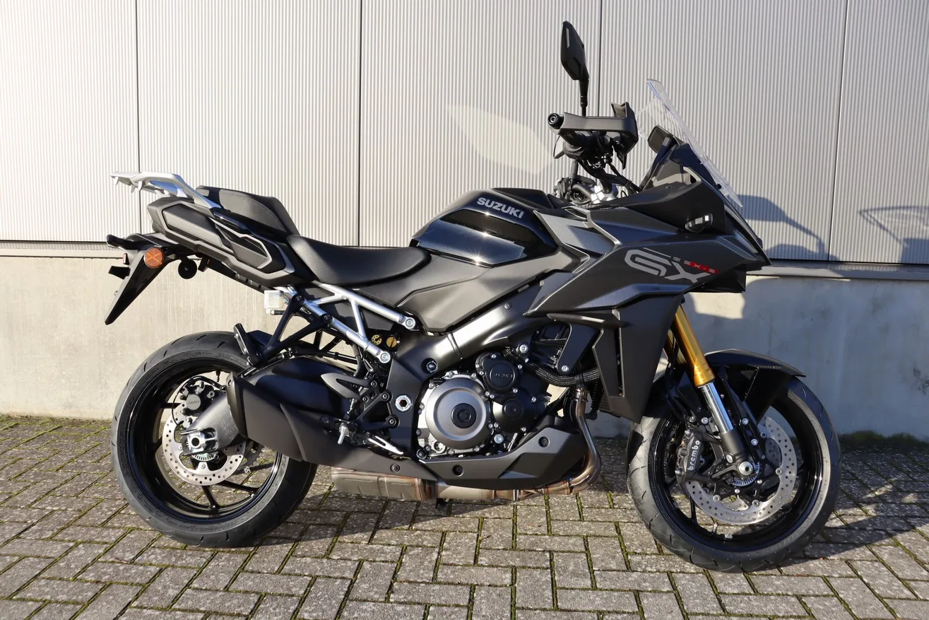 Suzuki GSX-S1000GX (2024) — foto 1
